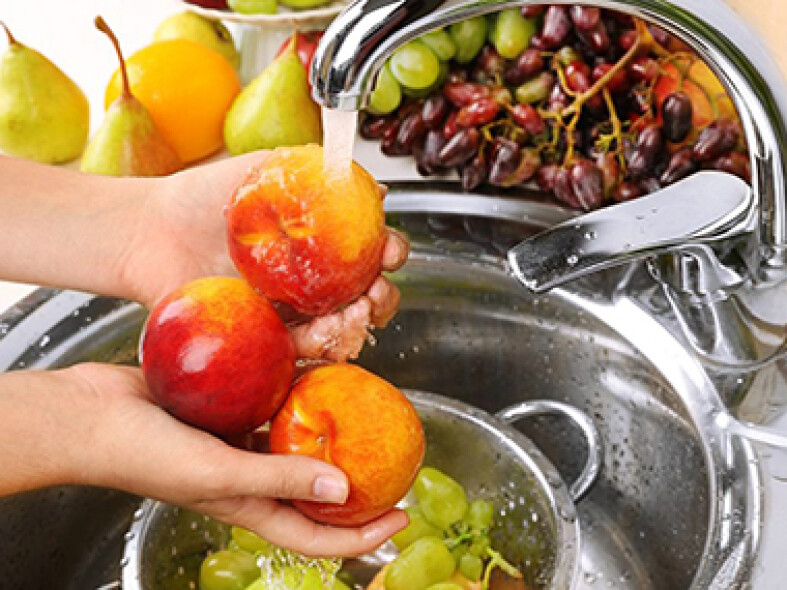 Prečo je umývanie ovocia tak dôležité?